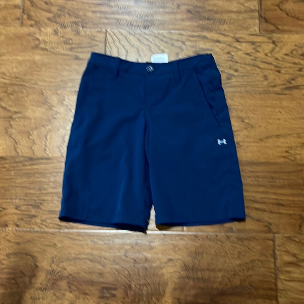 Navy Blue Under Armour Heat Gear boys size small dress shorts